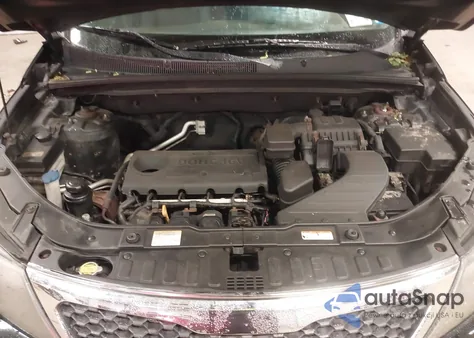 2011 Kia Sorento Lx z USA, uszkodzony, nr VIN 5XYKTCA16BG065442